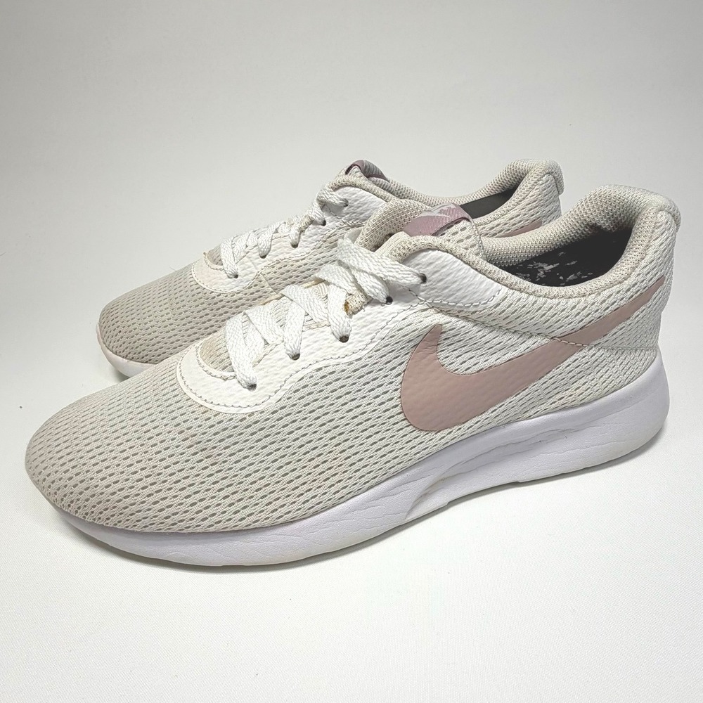 Nike Tanjun Women's 8.5 White Mesh Running Sneakers Pink Swoosh